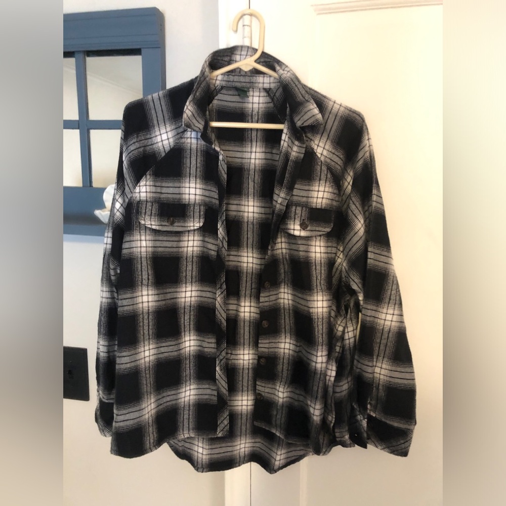 Wild Fable Black and White Plaid Button Down Shirt